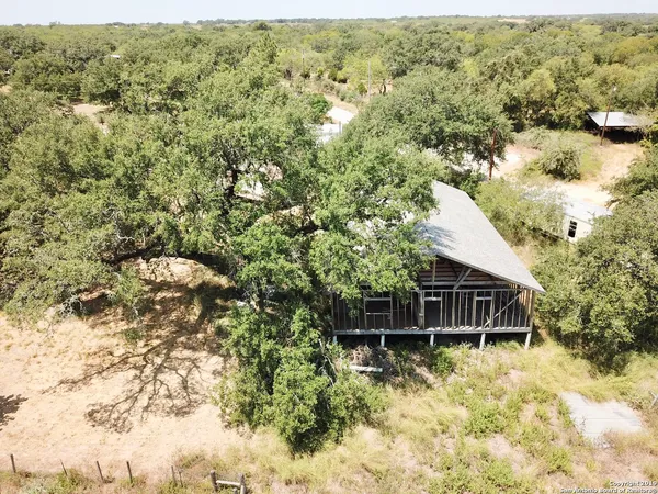 $275,000 | 324 Rooster Road, Pleasanton, TX 78064