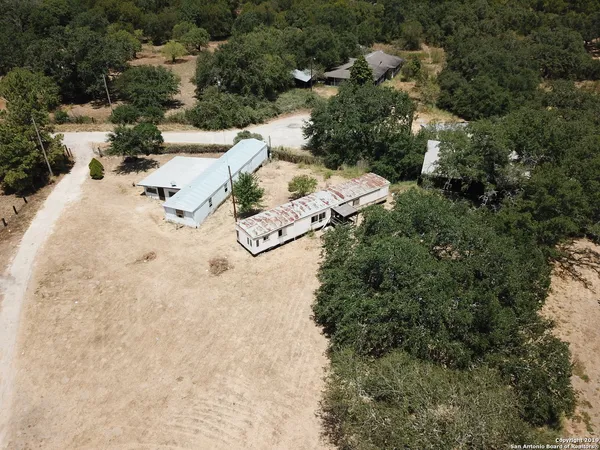 $275,000 | 324 Rooster Road, Pleasanton, TX 78064