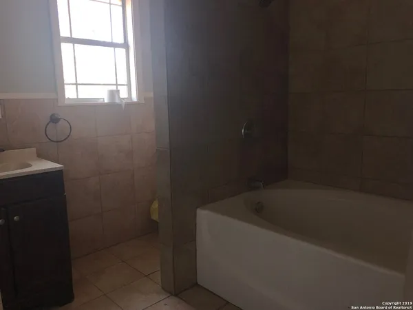 $275,000 | 324 Rooster Road, Pleasanton, TX 78064