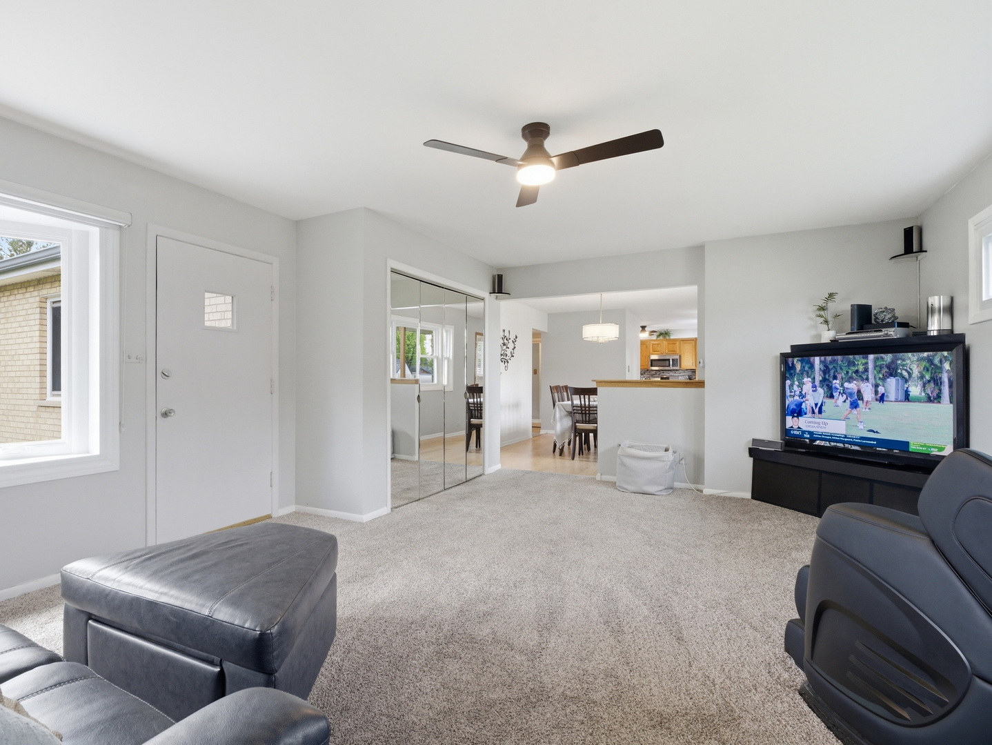 237 North Pioneer Drive Addison, IL 60101 - Photo 15 of 33