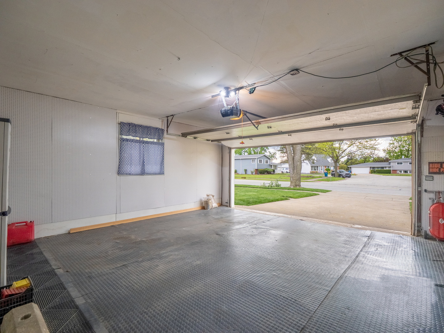 237 North Pioneer Drive Addison, IL 60101 - Photo 25 of 33