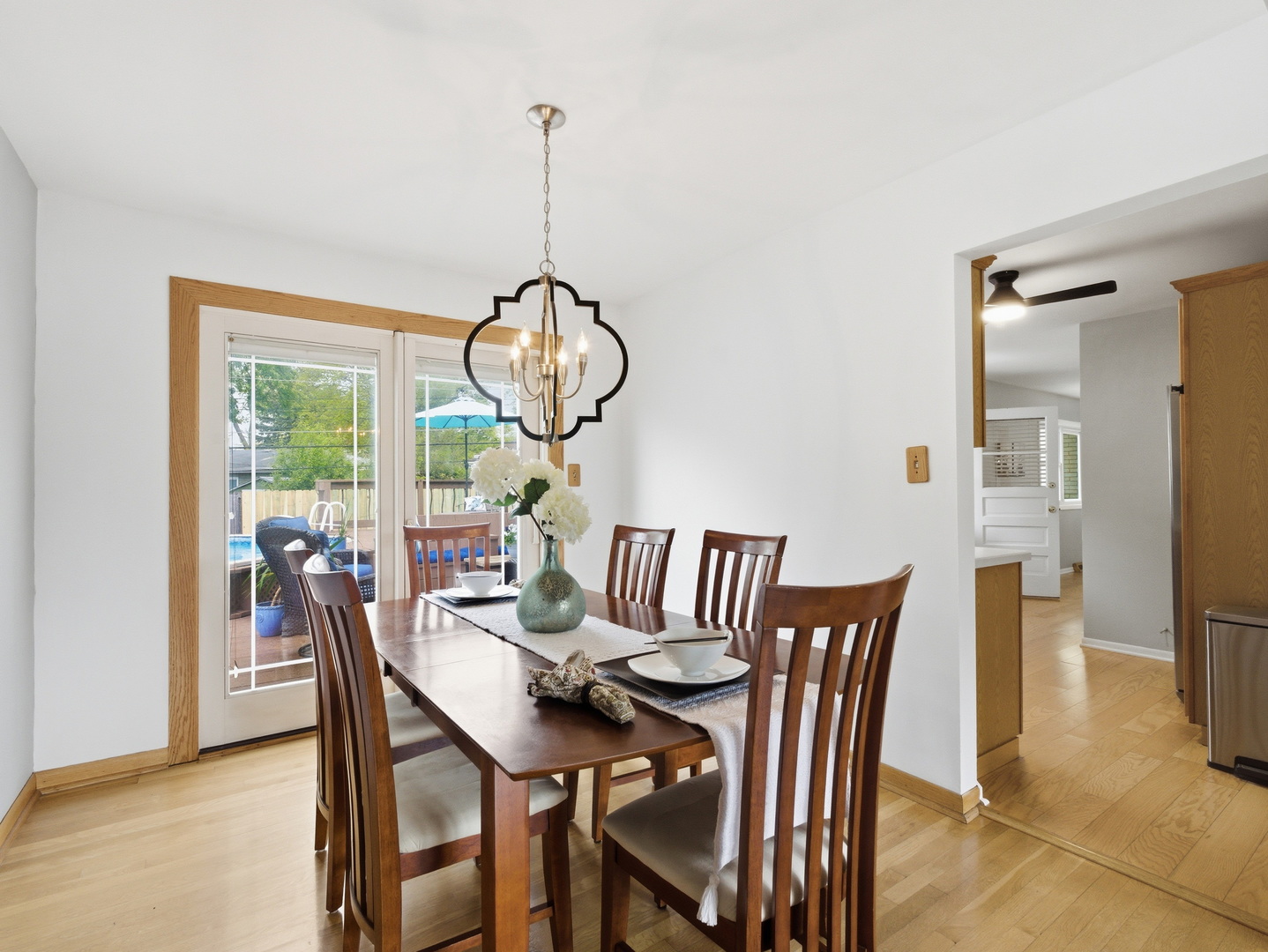 237 North Pioneer Drive Addison, IL 60101 - Photo 9 of 33