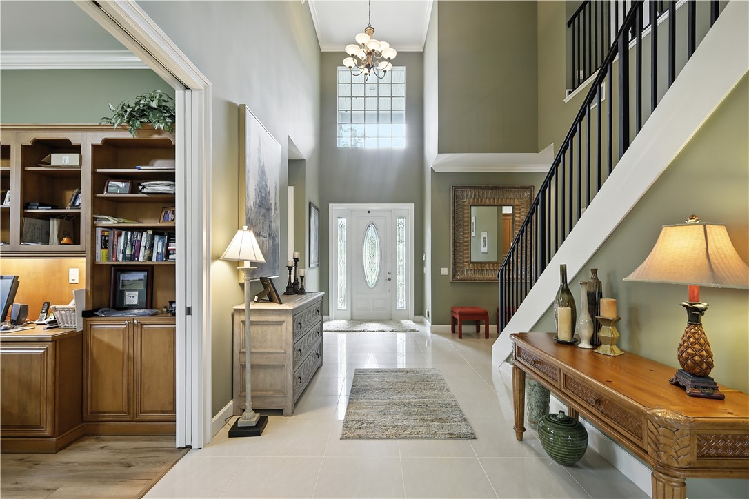 620 Bridgewater Lane Southwest Vero Beach, FL 32962 - Photo 3 of 31 a living room with furniture