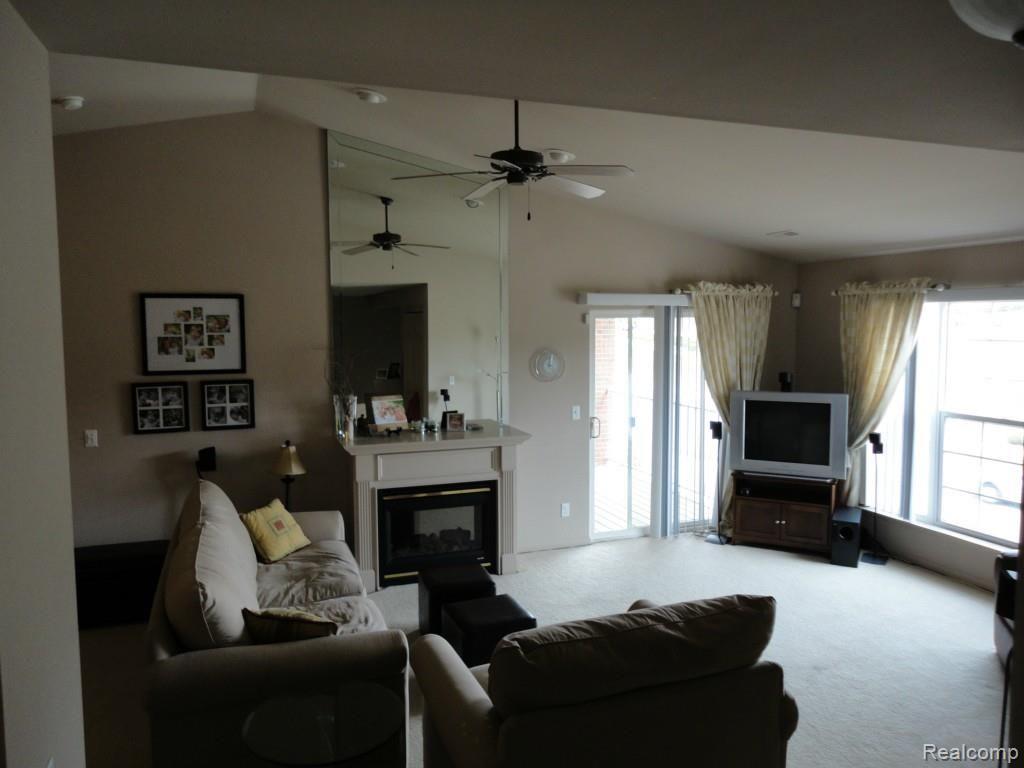 1754 Flagstone Circle Rochester, MI 48307 - Photo 4 of 8