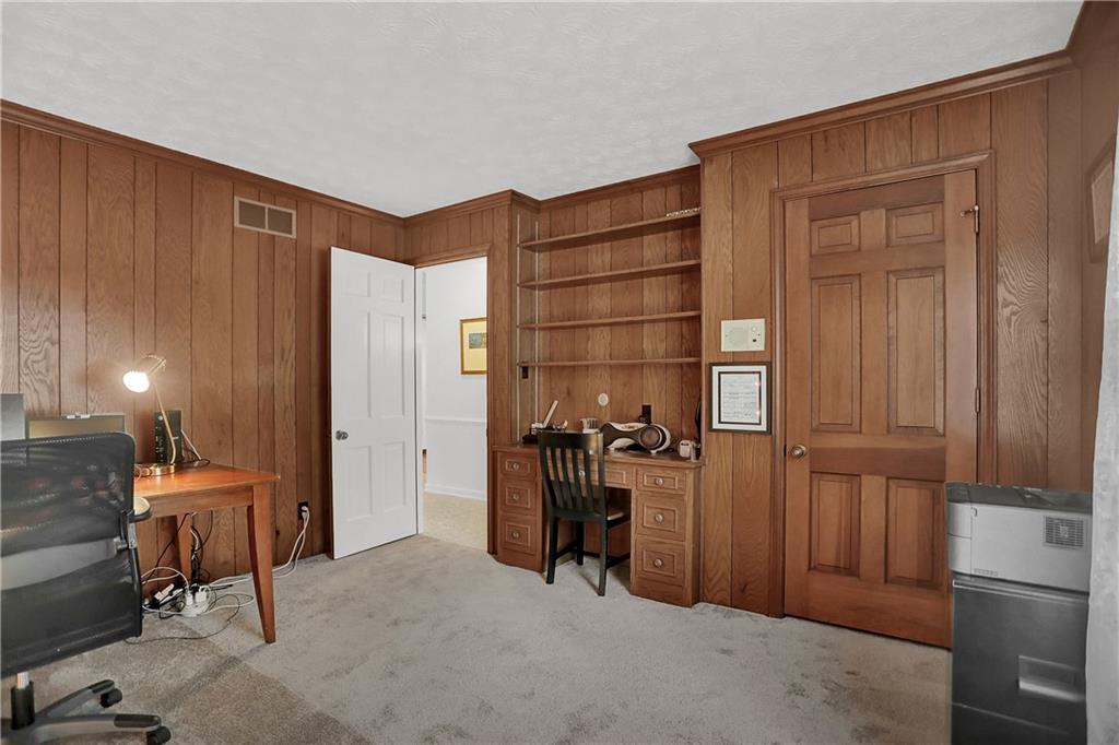 8836 Kirkham Road Indianapolis, IN 46260 - Photo 15 of 54 Gallery Image 15