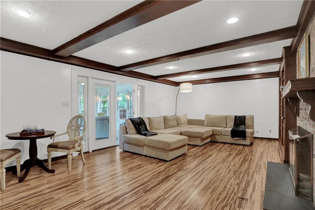 8836 Kirkham Road Indianapolis, IN 46260 - Photo 17 of 54 Gallery Image 17
