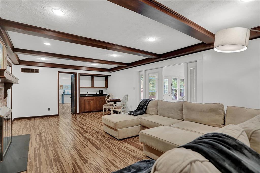 8836 Kirkham Road Indianapolis, IN 46260 - Photo 18 of 54 Gallery Image 18