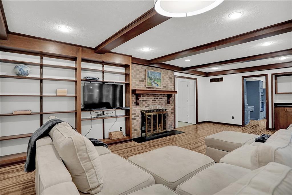 8836 Kirkham Road Indianapolis, IN 46260 - Photo 19 of 54 Gallery Image 19