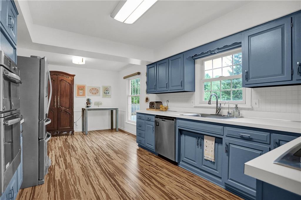 8836 Kirkham Road Indianapolis, IN 46260 - Photo 7 of 54 Gallery Image 7