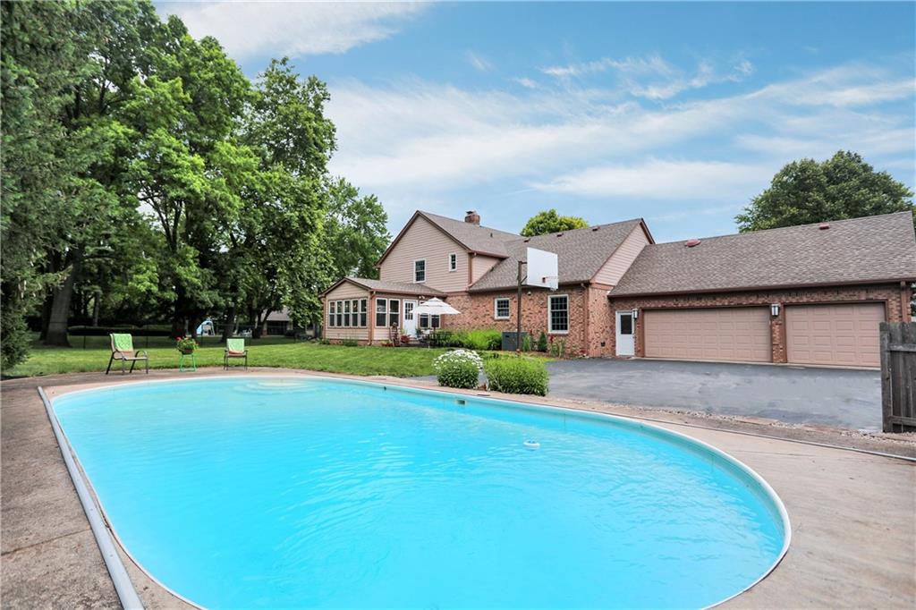 8836 Kirkham Road Indianapolis, IN 46260 - Photo 8 of 54 Gallery Image 8