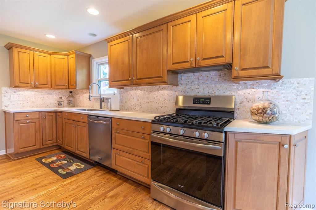 1464 South Renaud Road Grosse Pointe Woods, MI 48236 - Photo 5 of 25