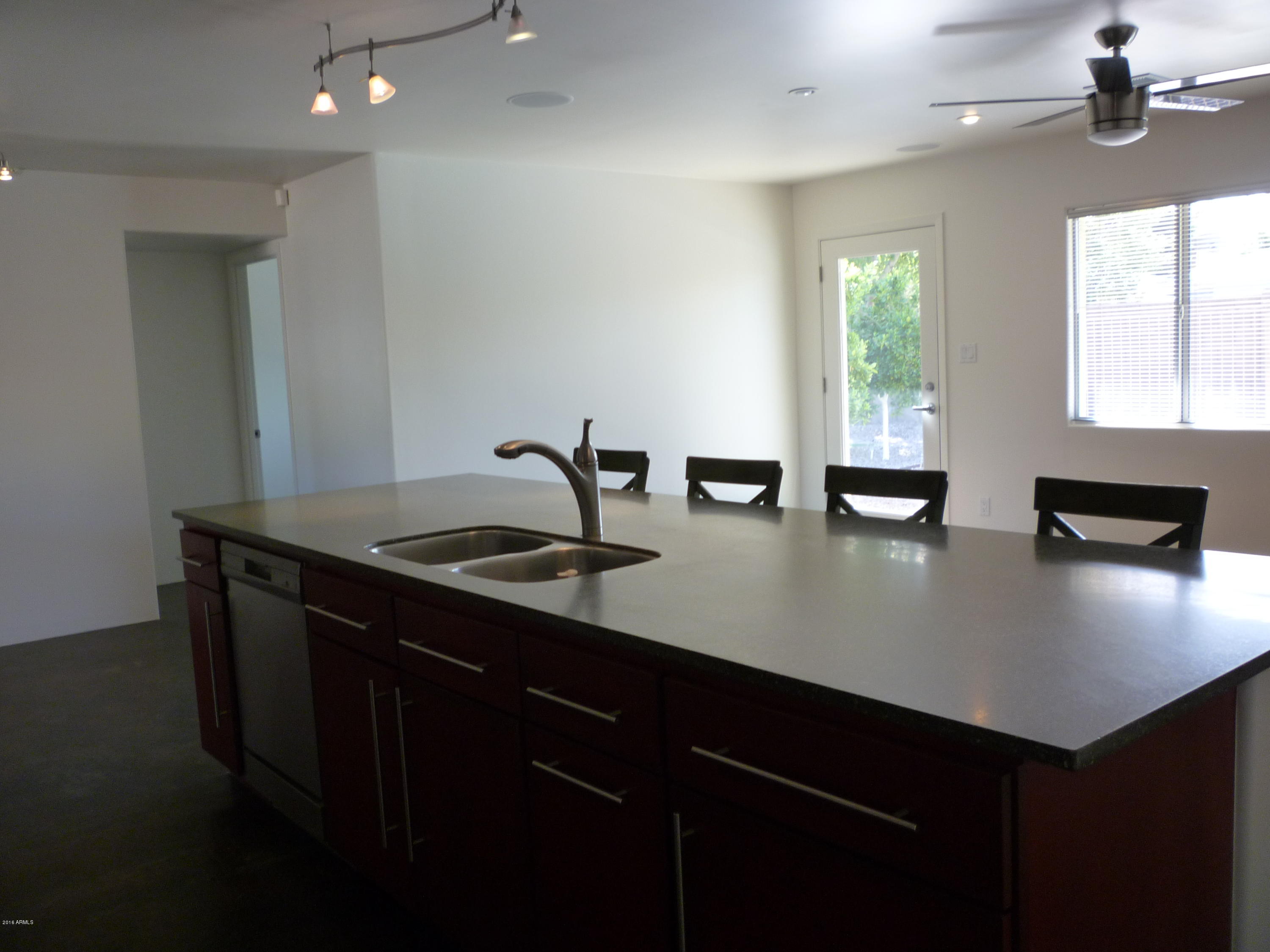 8325 East Valley View Road Scottsdale, AZ 85250 - Photo 12 of 38 12-Breakfast Bar