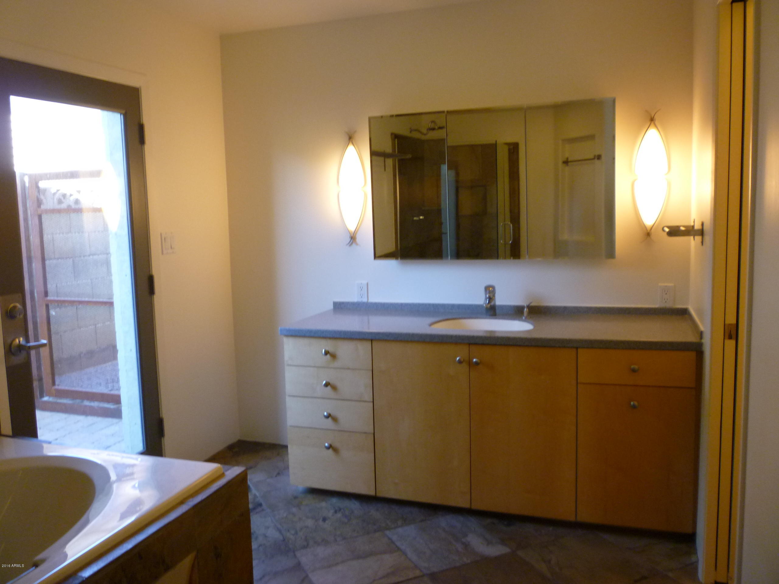 8325 East Valley View Road Scottsdale, AZ 85250 - Photo 19 of 38 19-Master Bath2