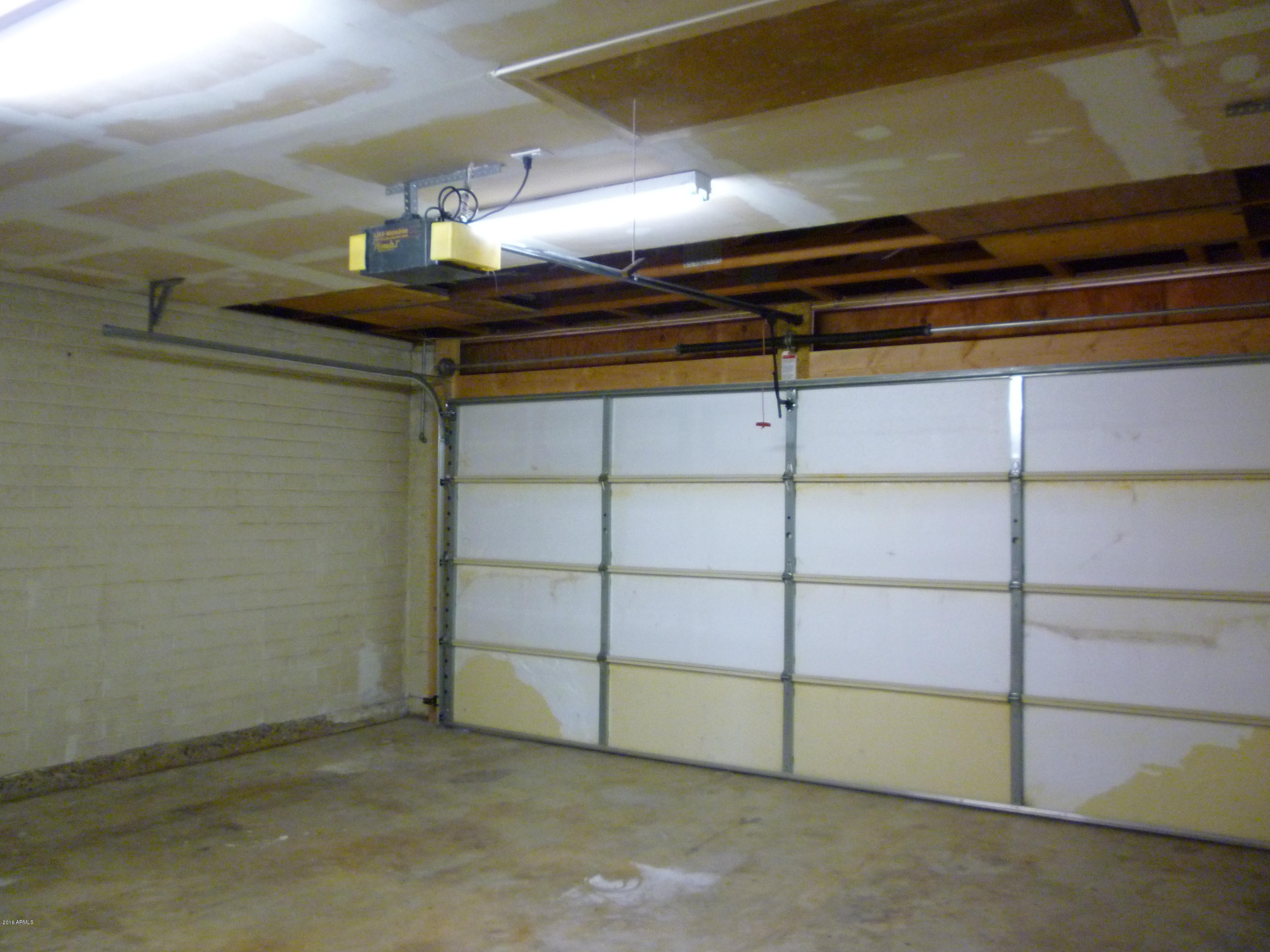 8325 East Valley View Road Scottsdale, AZ 85250 - Photo 29 of 38 29-Garage