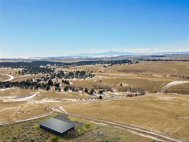 a view of a dry field