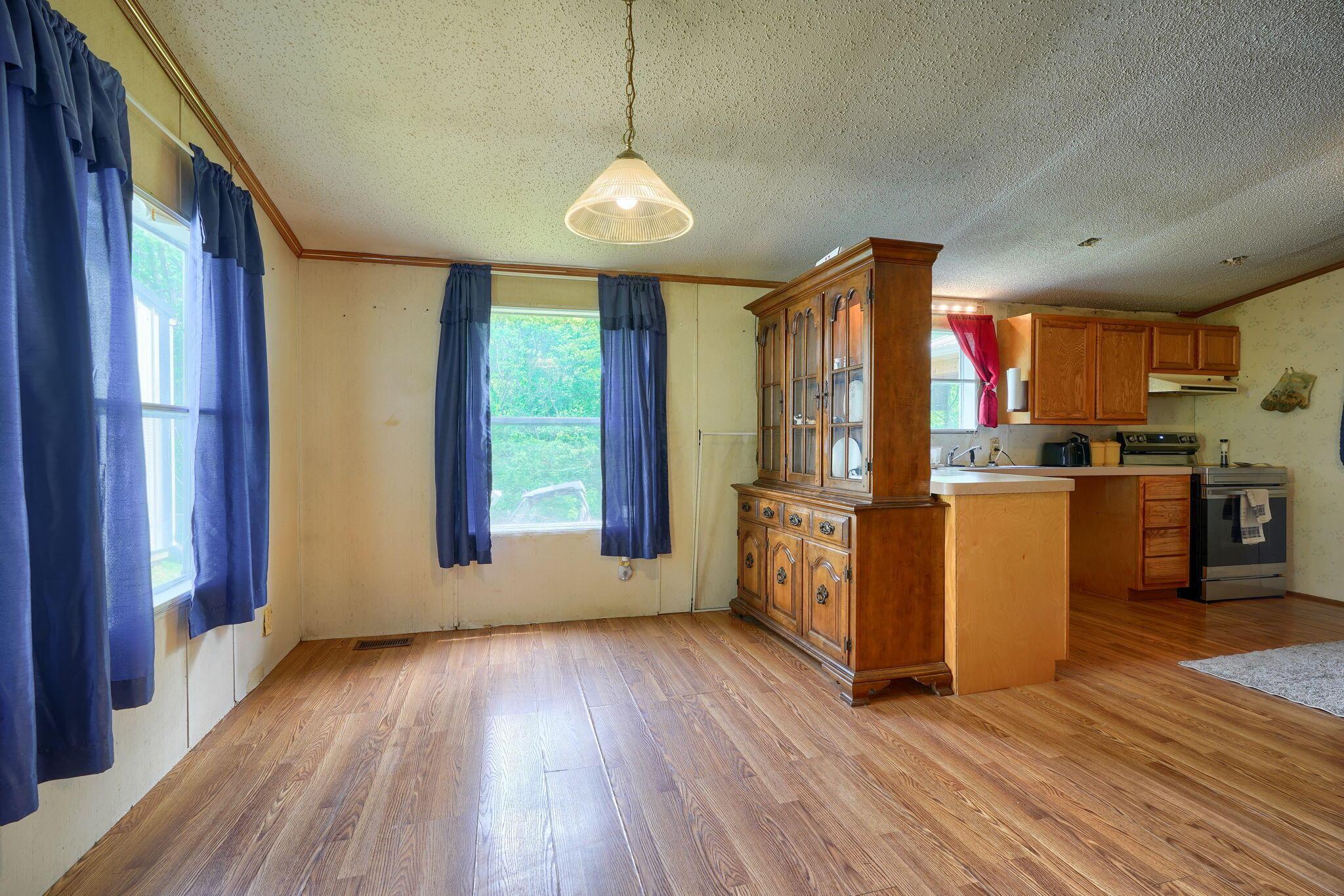 109 Bunker Hill Road Wellston, OH 45692 - Photo 26 of 42 25. Dining Room (3)