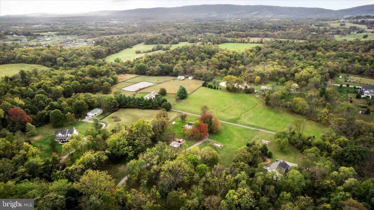 35953 Paxson Road Purcellville, VA 20132 - Photo 17 of 18 Gallery Image 17