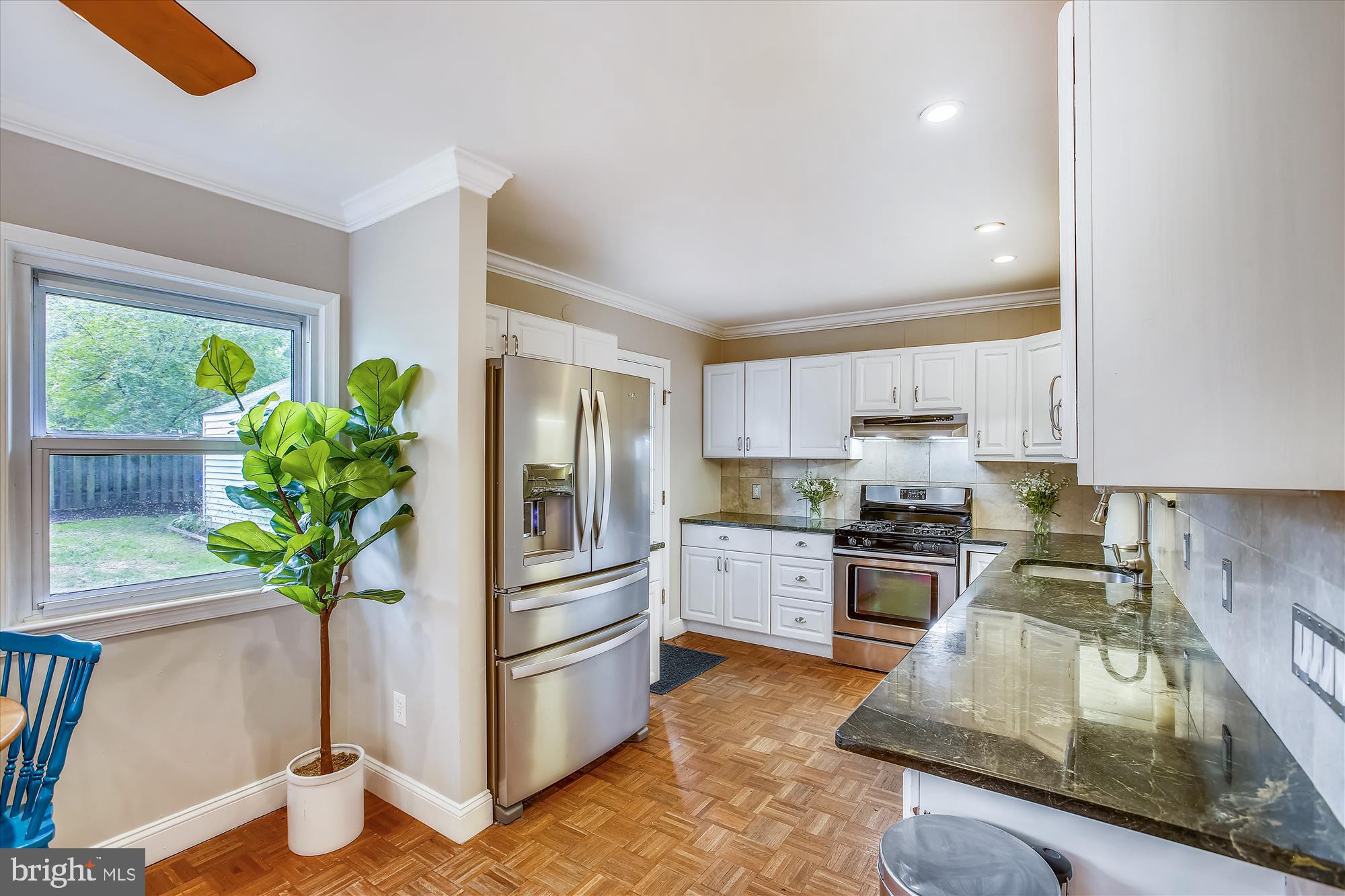 2702 Cameron Mills Road Alexandria, VA 22302 - Photo 9 of 45 Gallery Image 9