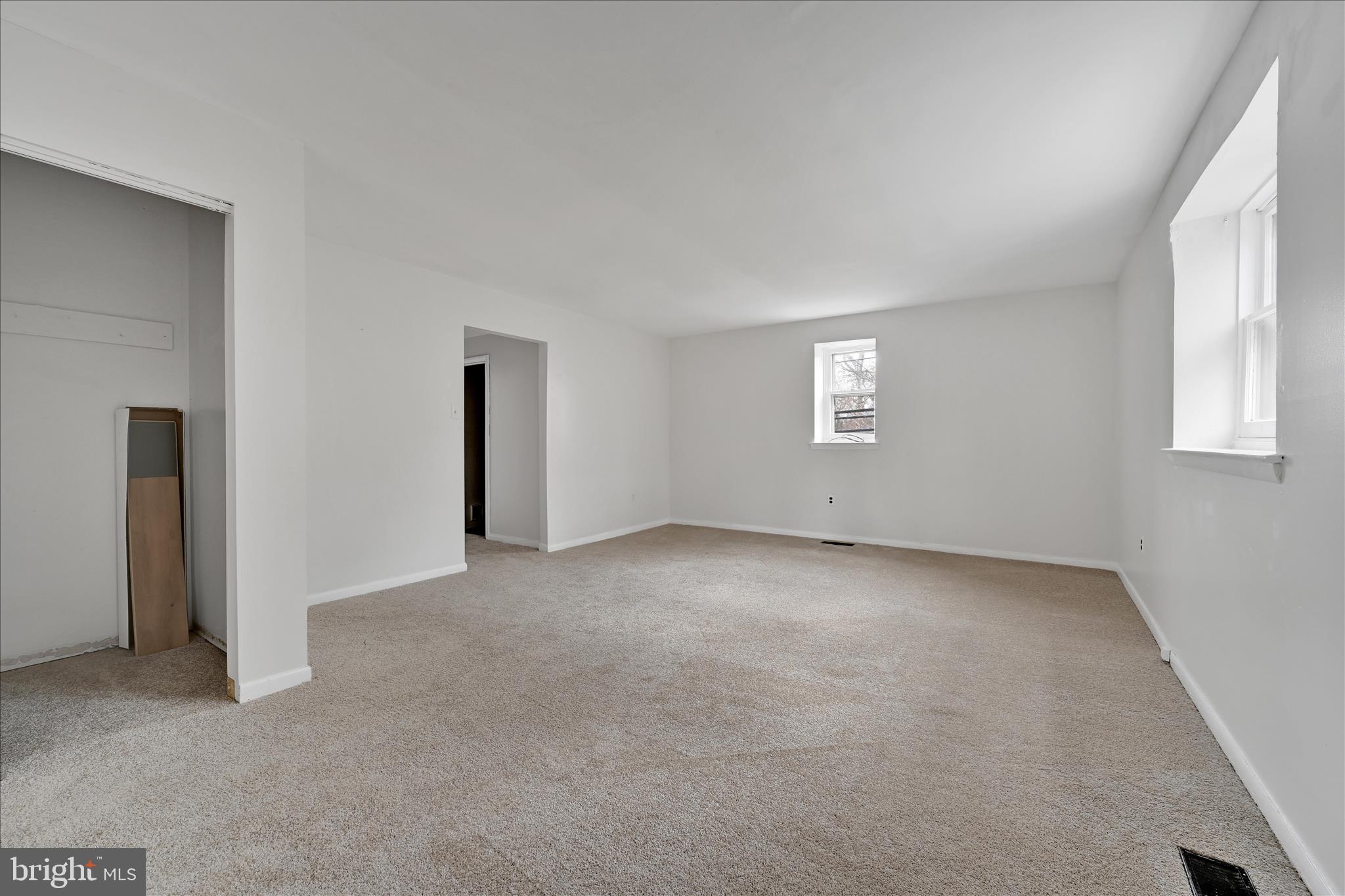 4301 Aston Mills Road Aston, PA 19014 - Photo 20 of 33 an empty room with windows