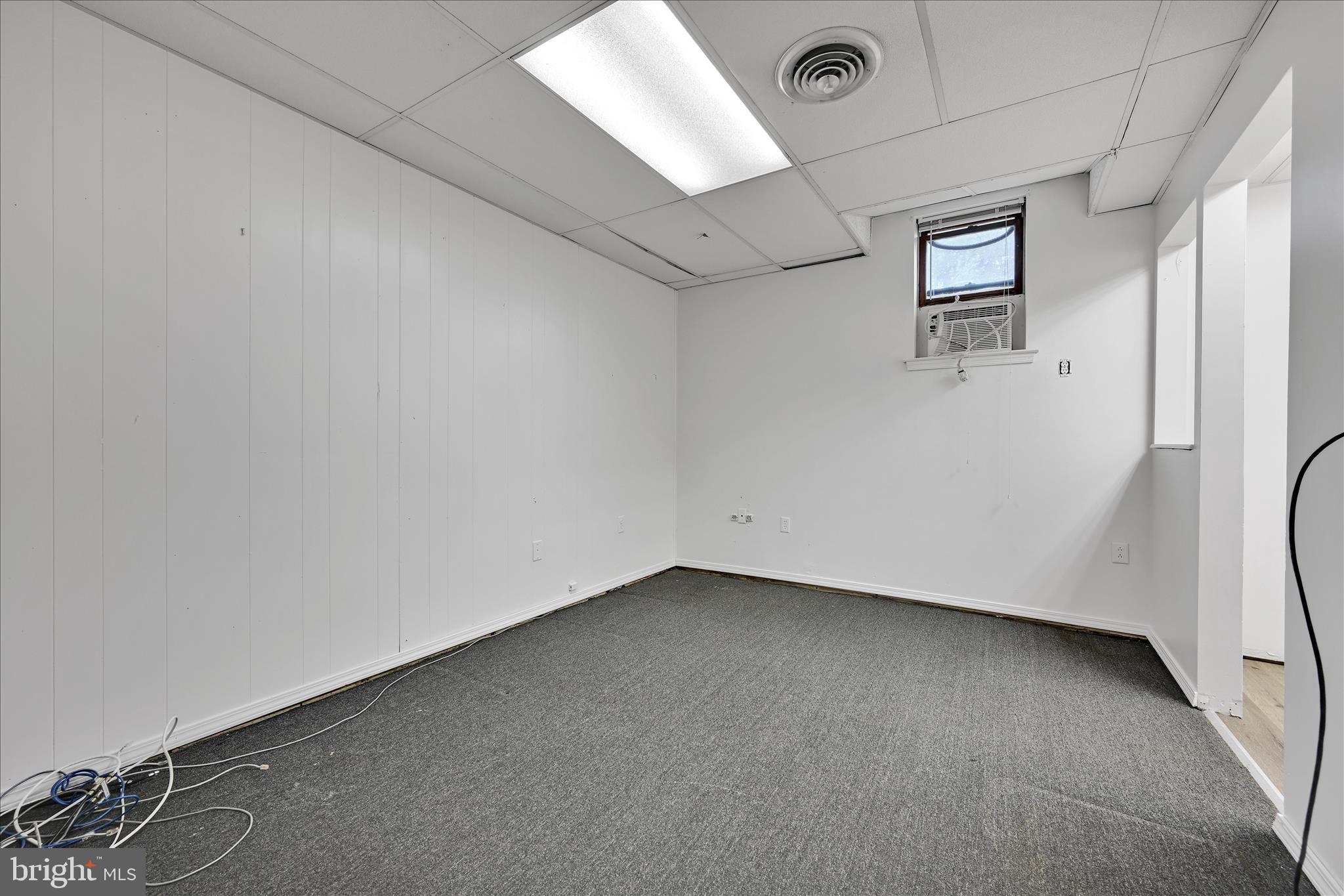 4301 Aston Mills Road Aston, PA 19014 - Photo 9 of 33 an empty room with windows