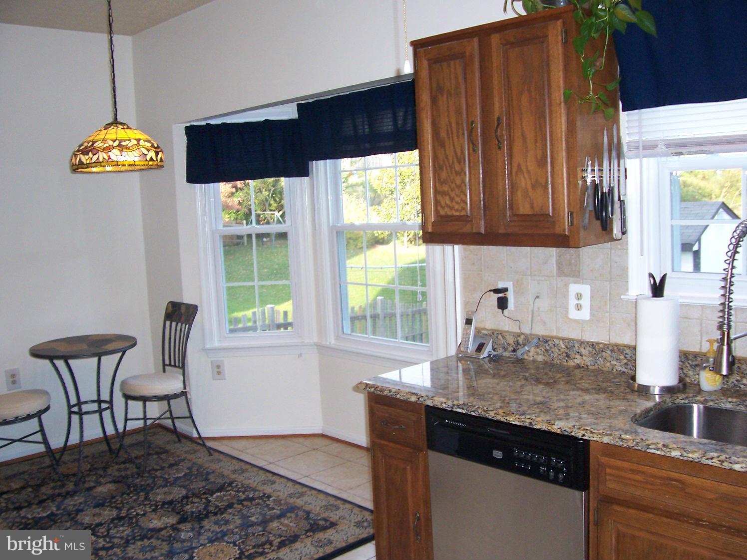 10429 Labrador Loop Manassas, VA 20112 - Photo 4 of 28 KITCHEN with great Views!