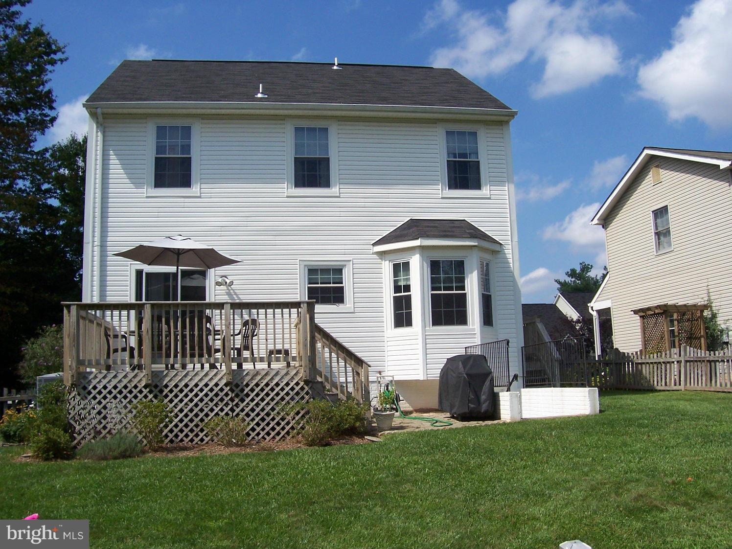 10429 Labrador Loop Manassas, VA 20112 - Photo 5 of 28 Rear Deck