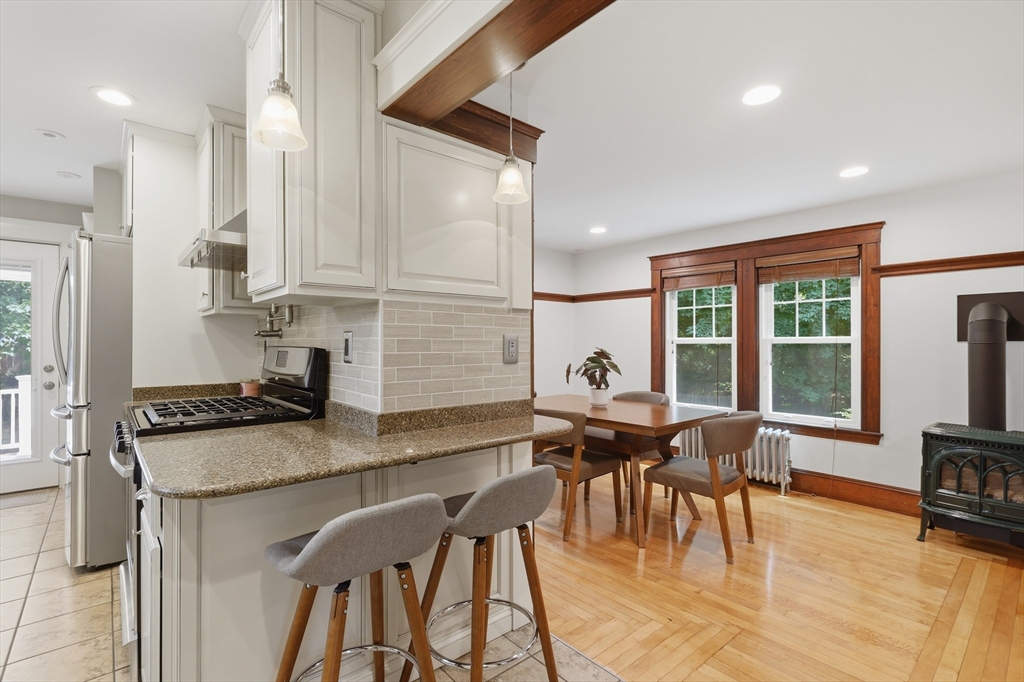 6 Findlay Street Wakefield, MA 01880 - Photo 11 of 40