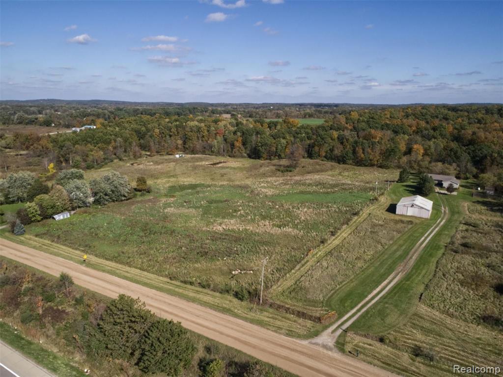 6268 Runyan Lake Road Fenton, MI 48430 - Photo 21 of 31
