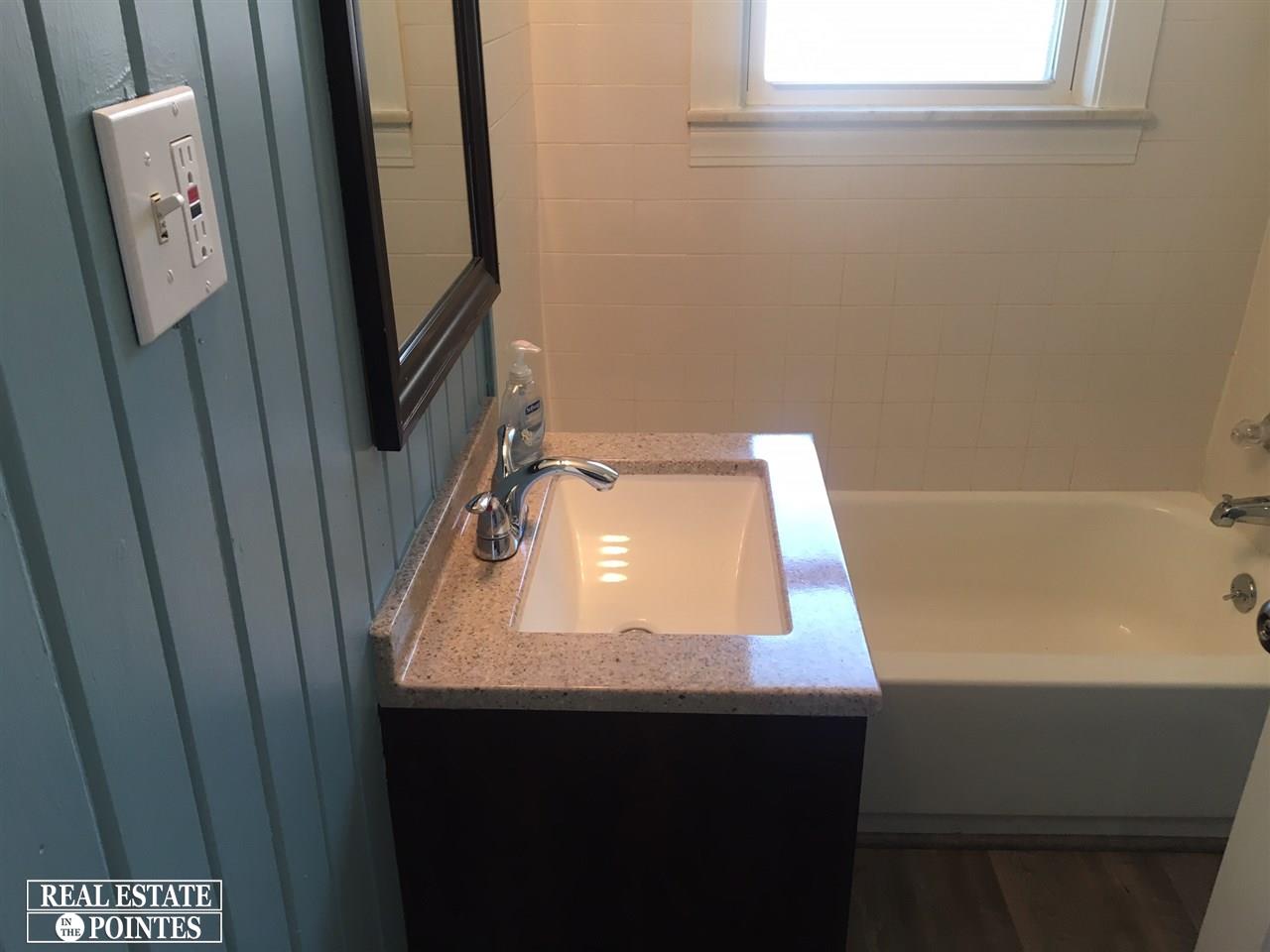18045 Martin Road Roseville, MI 48066 - Photo 4 of 13