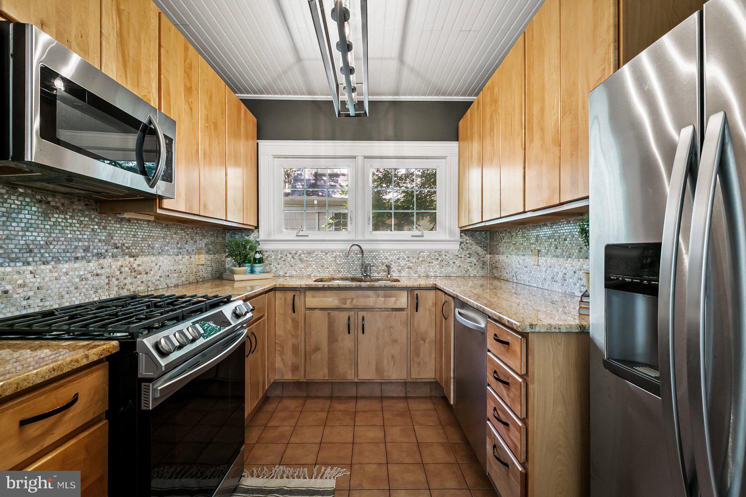 2411 Everton Road Baltimore, MD 21209 - Photo 14 of 42