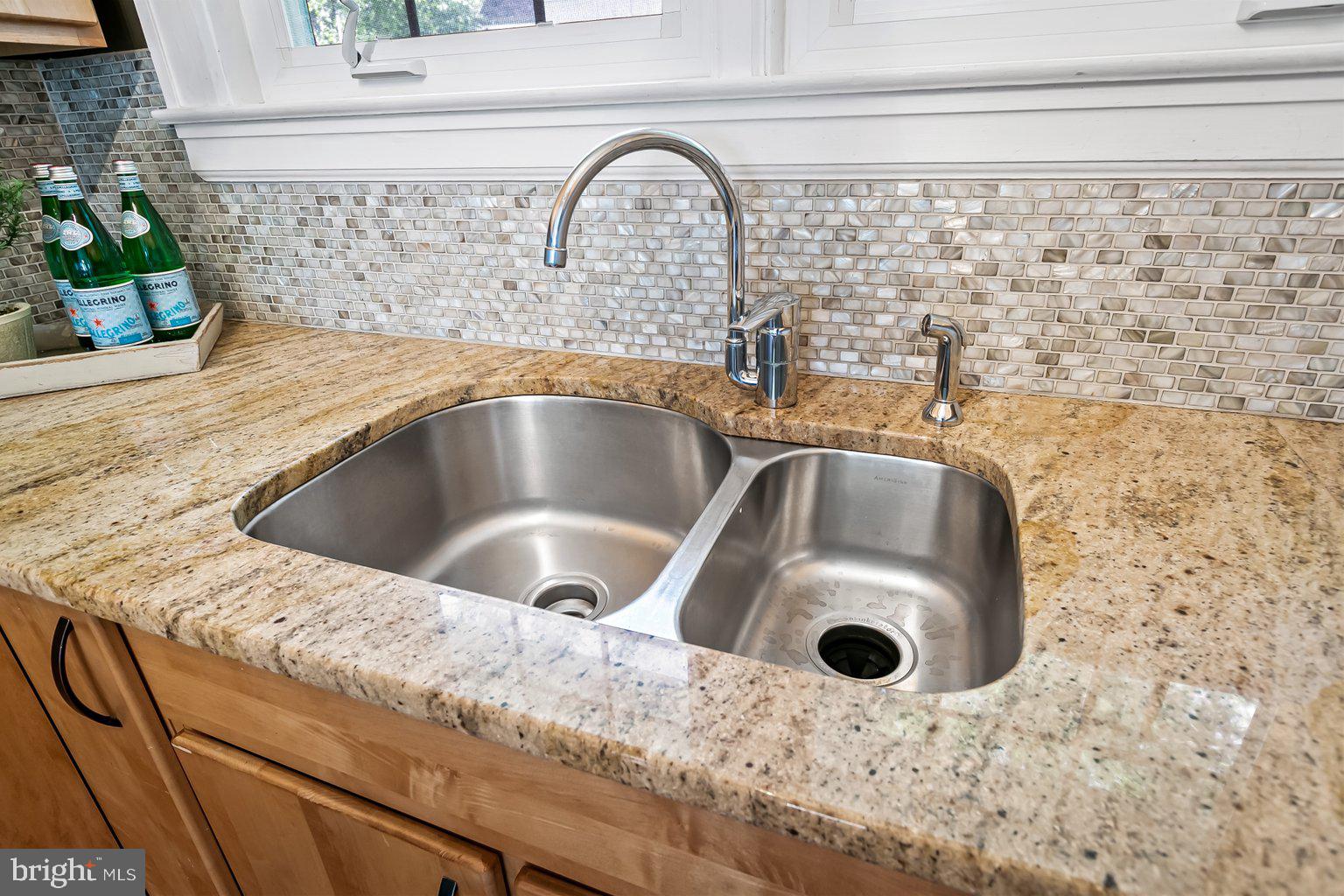 2411 Everton Road Baltimore, MD 21209 - Photo 16 of 42