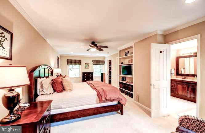 13808 Longnecker Road Glyndon, MD 21136 - Photo 22 of 40 Master Bedroom w/walk-in closet