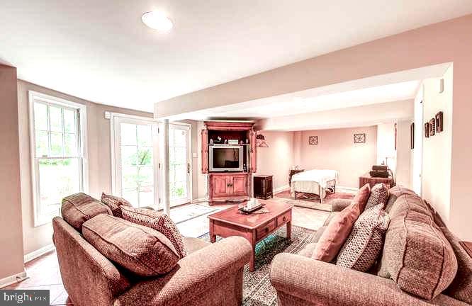 13808 Longnecker Road Glyndon, MD 21136 - Photo 28 of 40 Daylight LL recreation room w/full bath
