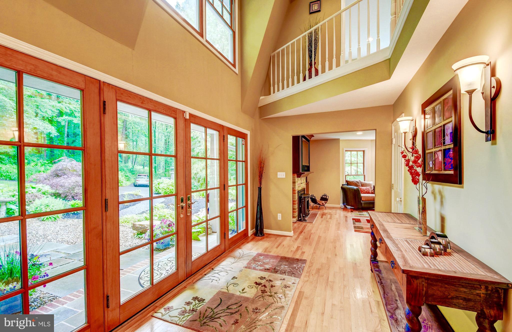 13808 Longnecker Road Glyndon, MD 21136 - Photo 7 of 40 Bright and airy foyer