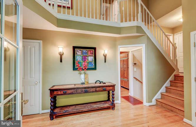 13808 Longnecker Road Glyndon, MD 21136 - Photo 8 of 40 Two story Foyer