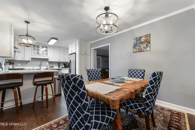 $325,000 | 2510 Parkwood Place, Ocean Springs, MS 39564