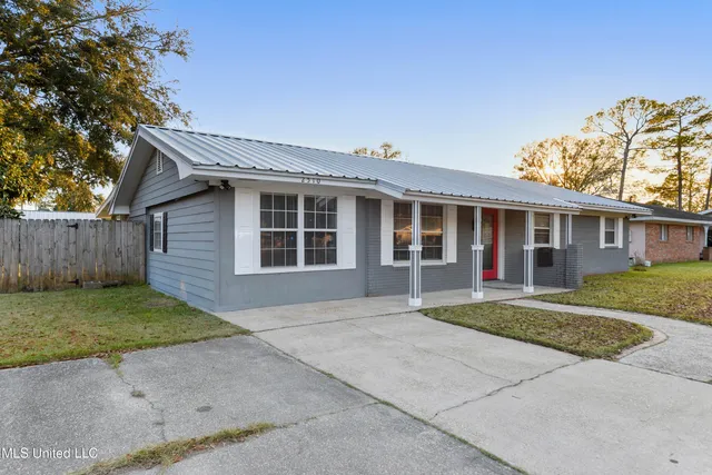 $325,000 | 2510 Parkwood Place, Ocean Springs, MS 39564