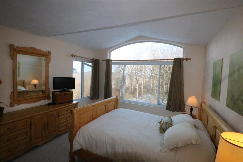 1854 Eagles Ridge Way Hidden Valley, PA 15502 - Photo 15 of 25 Master Bedroom