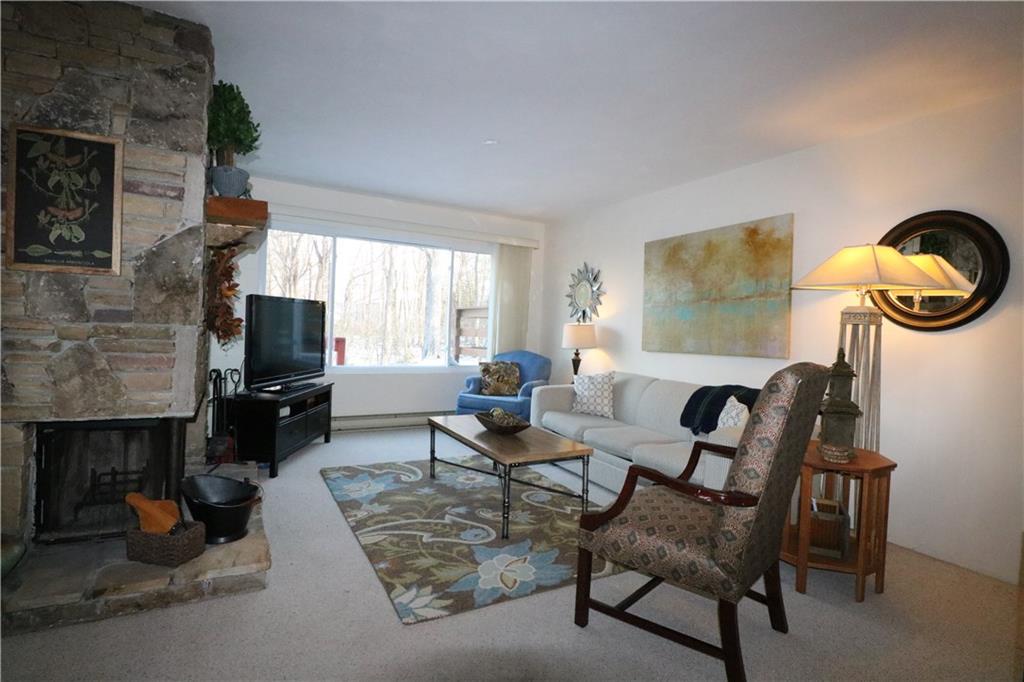 1854 Eagles Ridge Way Hidden Valley, PA 15502 - Photo 3 of 25 Living Room