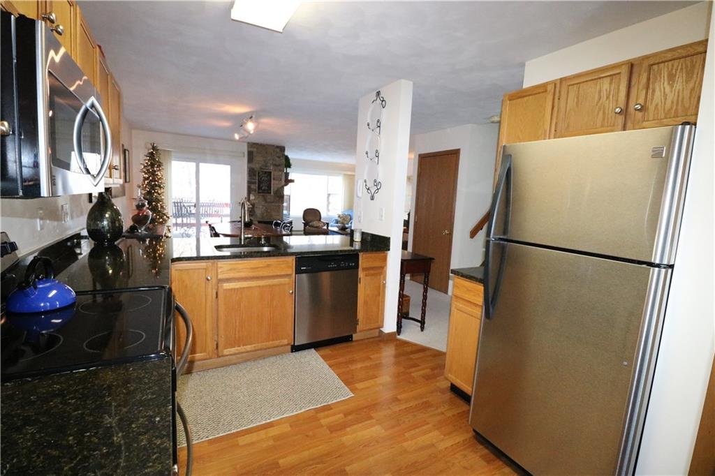 1854 Eagles Ridge Way Hidden Valley, PA 15502 - Photo 10 of 25 Kitchen