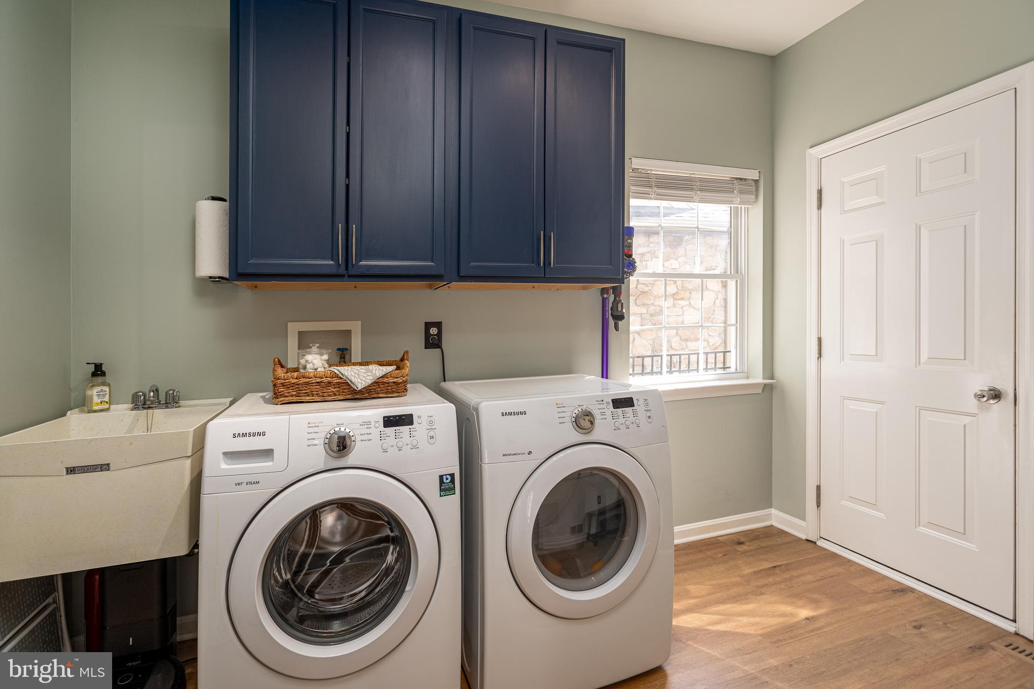 1883 Meadow Ridge Drive Hummelstown, PA 17036 - Photo 33 of 37 Laundry area