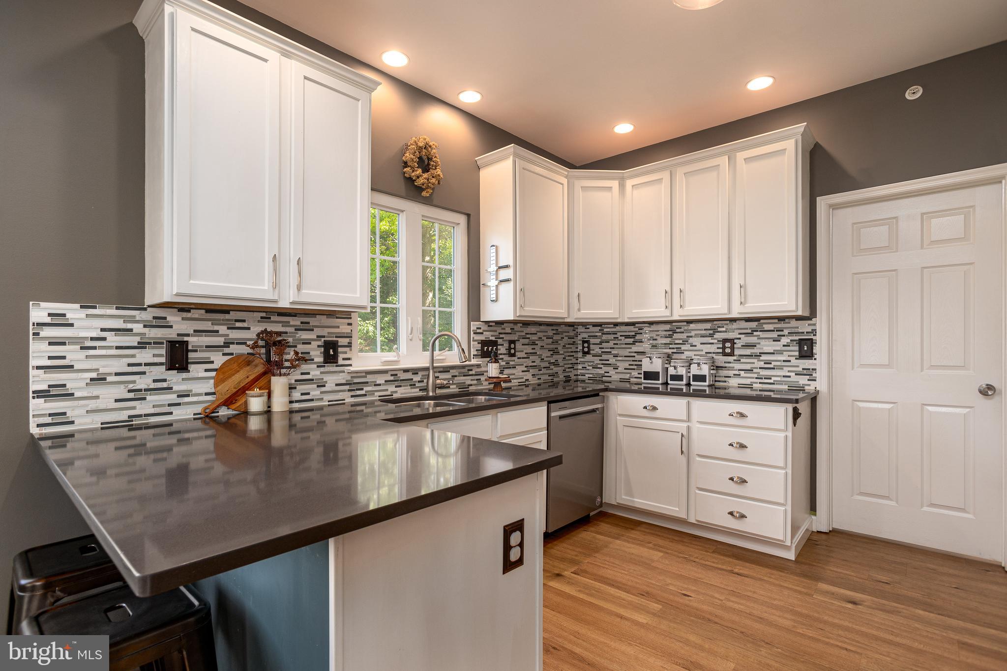 1883 Meadow Ridge Drive Hummelstown, PA 17036 - Photo 9 of 37