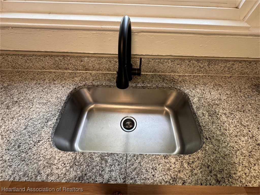 111 D Street Frostproof, FL 33843 - Photo 20 of 40 a view of sink
