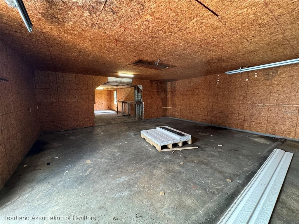 111 D Street Frostproof, FL 33843 - Photo 34 of 40 a room with gym equipment