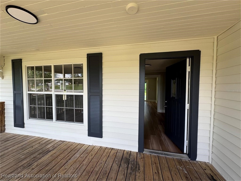 111 D Street Frostproof, FL 33843 - Photo 5 of 40 a view of front door