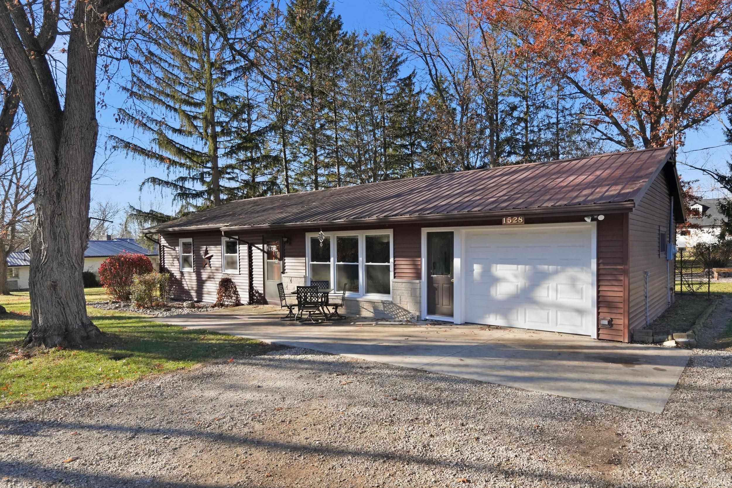 1528 High Street Decatur, IN 46733 - Photo 5 of 36