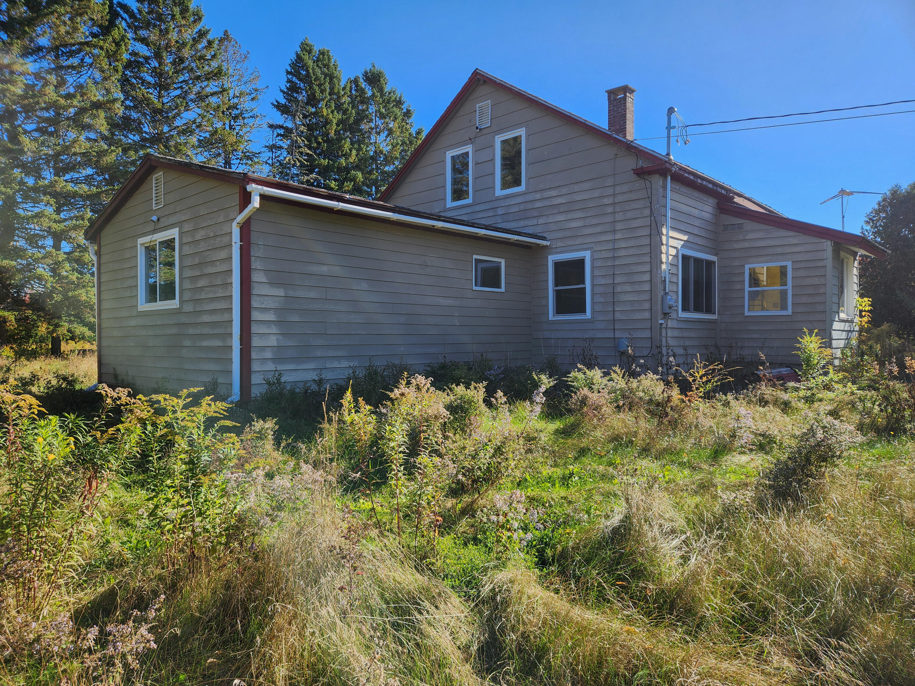 697 Washburn Road Washburn, ME 04786 - Photo 4 of 31 2025-09-29 09.50.08