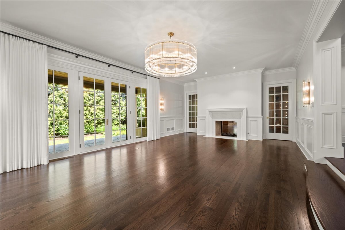 81 Locust Road Winnetka, IL 60093 - Photo 20 of 106 Gallery Image 20