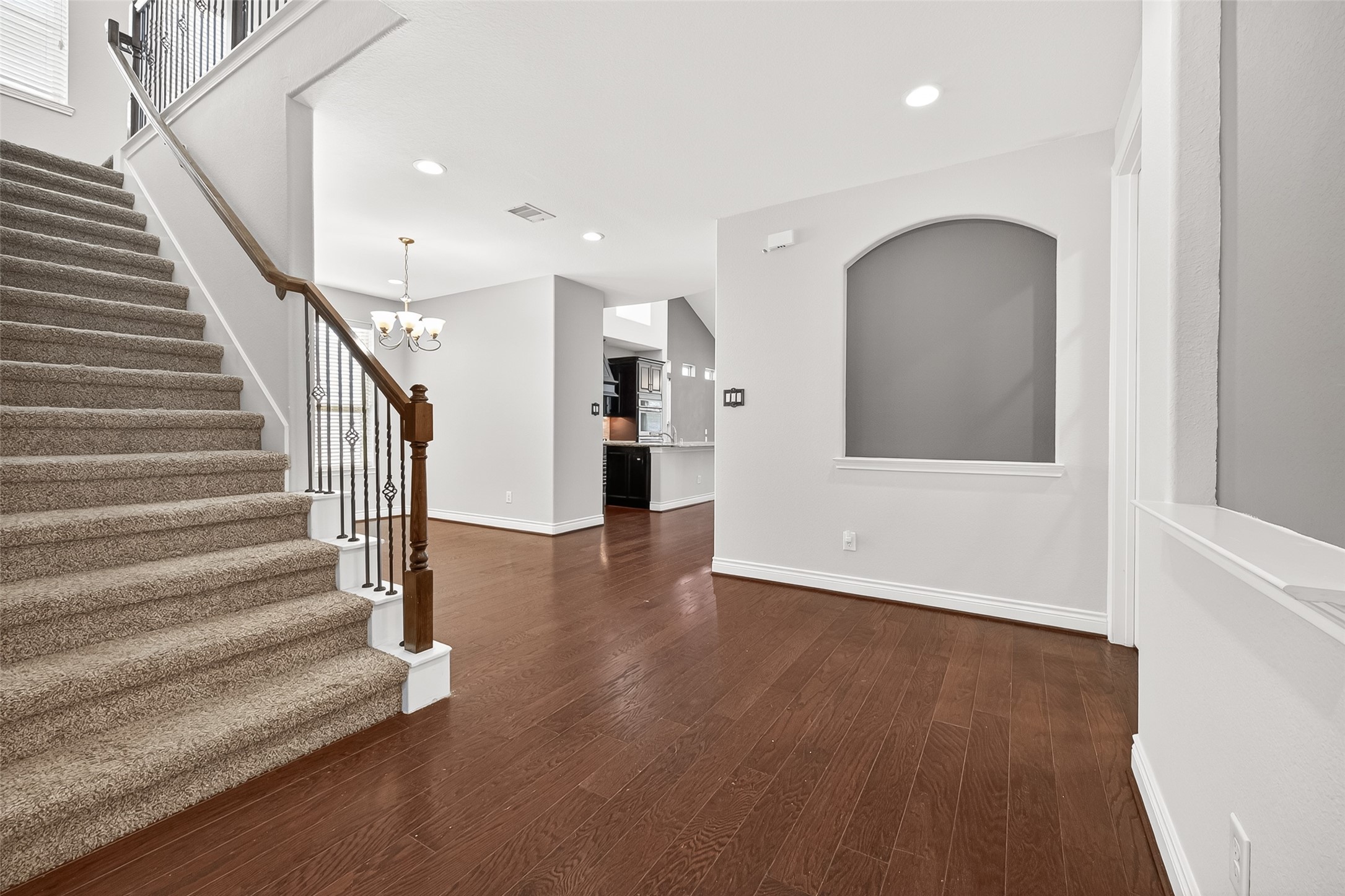 24122 Valencia Ridge Lane Katy, TX 77494 - Photo 6 of 48 Another view of the front foyer leading to the Dining Room.