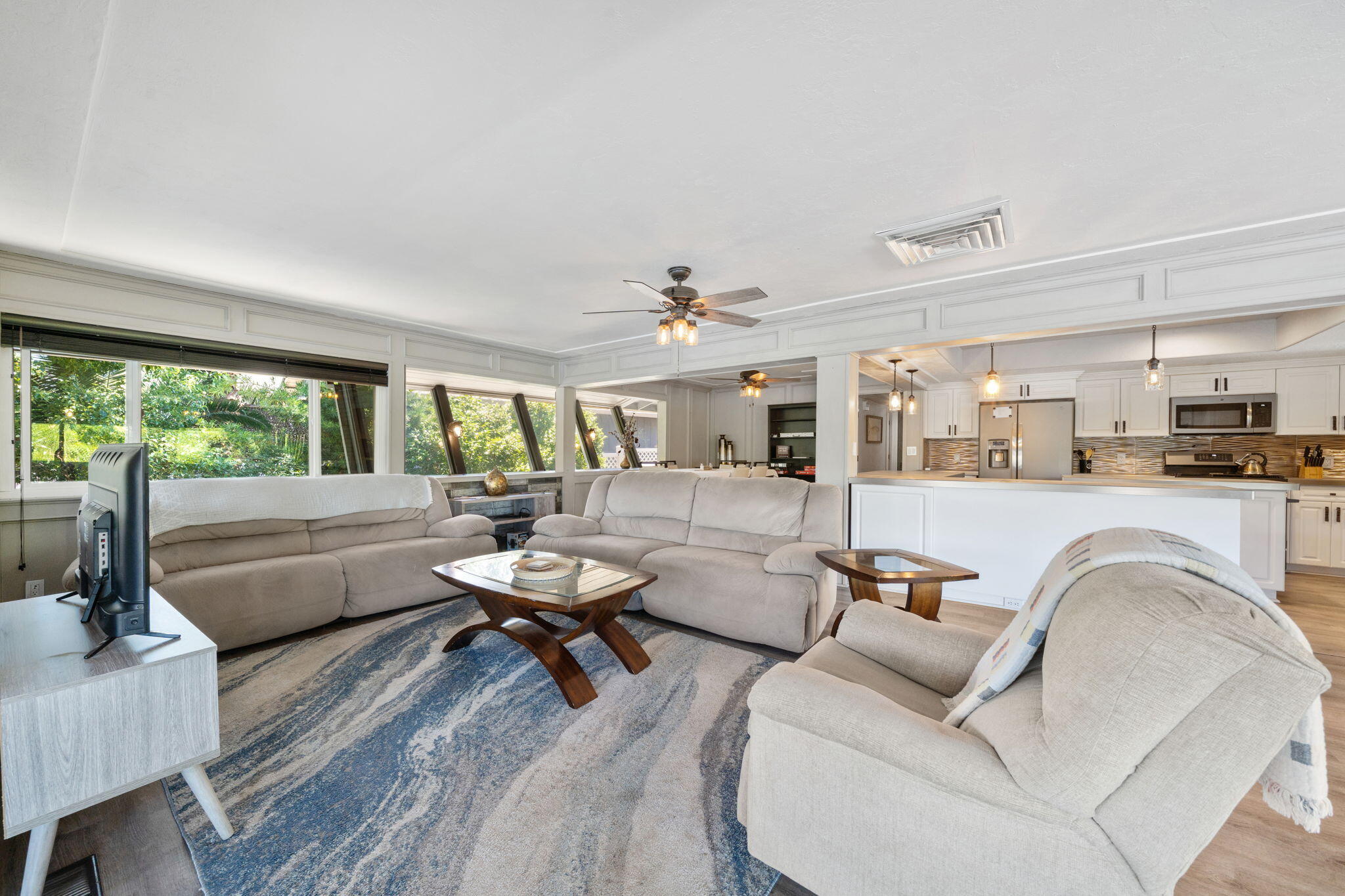 3317 Riverside Drive Anderson, CA 96007 - Photo 15 of 77 Living Room